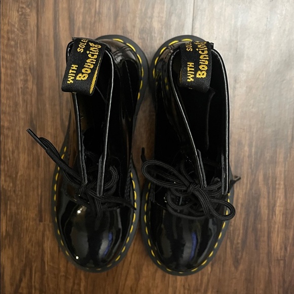 NEW Dr. Martens Docs Black Patent Leather unisex Boots Ladies 7 - Picture 14 of 15